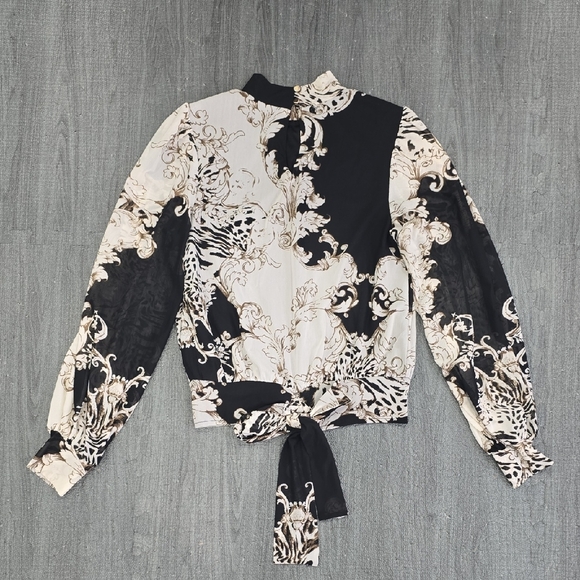 Chic Black and Cream Women's Blouse - Picture 2 of 6